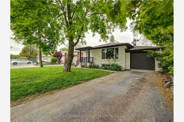 1023 Caven St, Mississauga