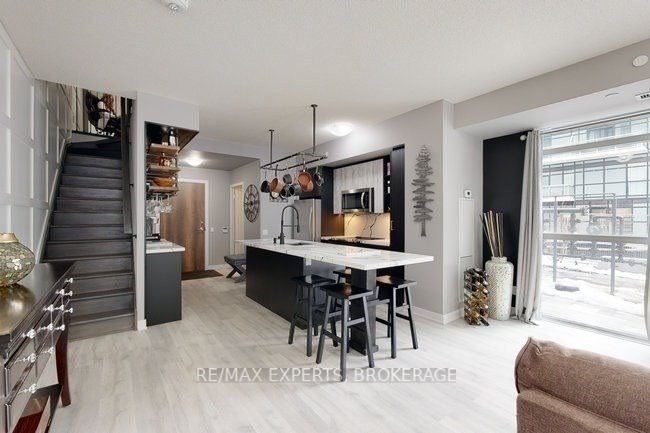 251 Manitoba St, #101