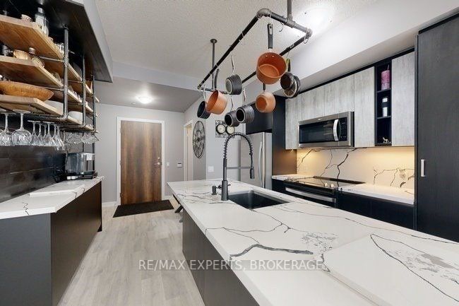 251 Manitoba St, #101