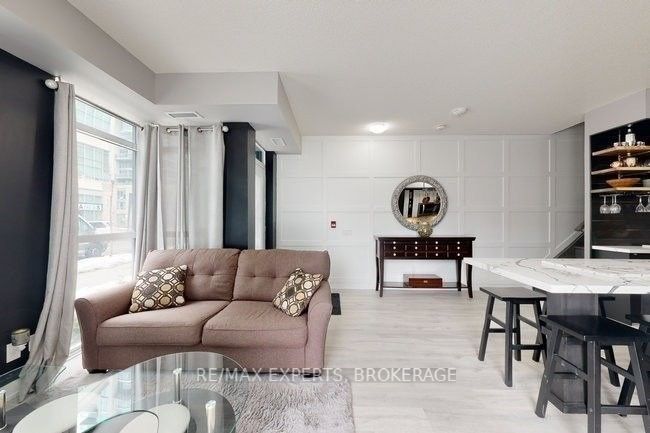 251 Manitoba St, #101