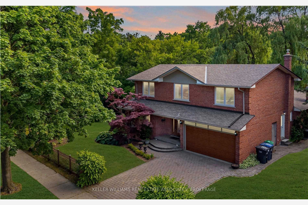 1099 Caldwell Ave, Mississauga