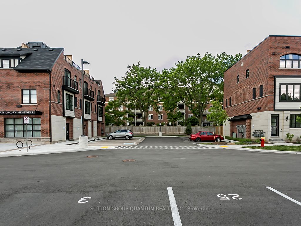 405 Plains Rd E, #15