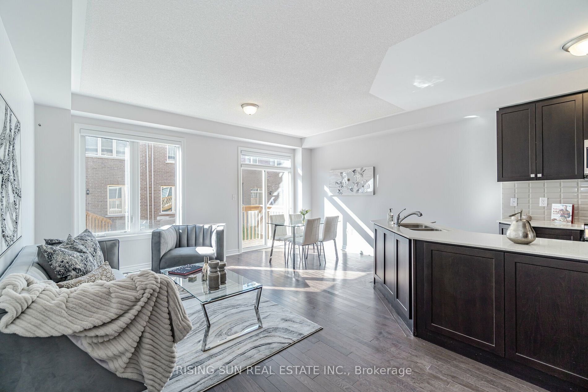 43 Benhurst Crescent