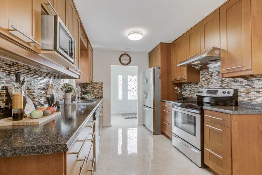 1207 Verhoeven Crt