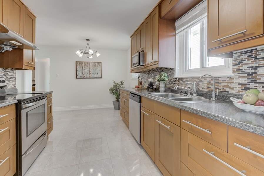 1207 Verhoeven Crt