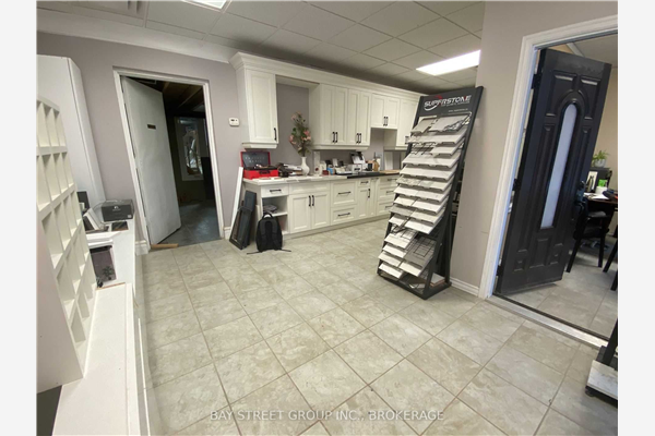 2480 Cawthra Rd, Mississauga