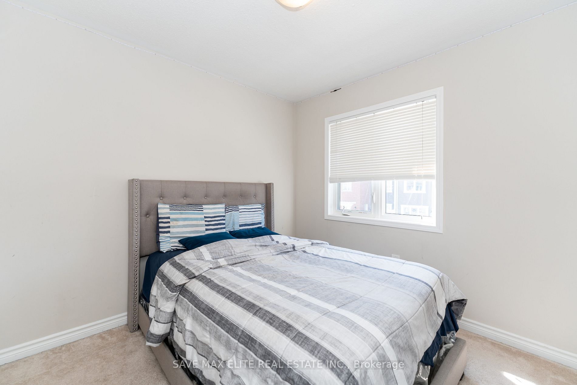 30 Metro Cres