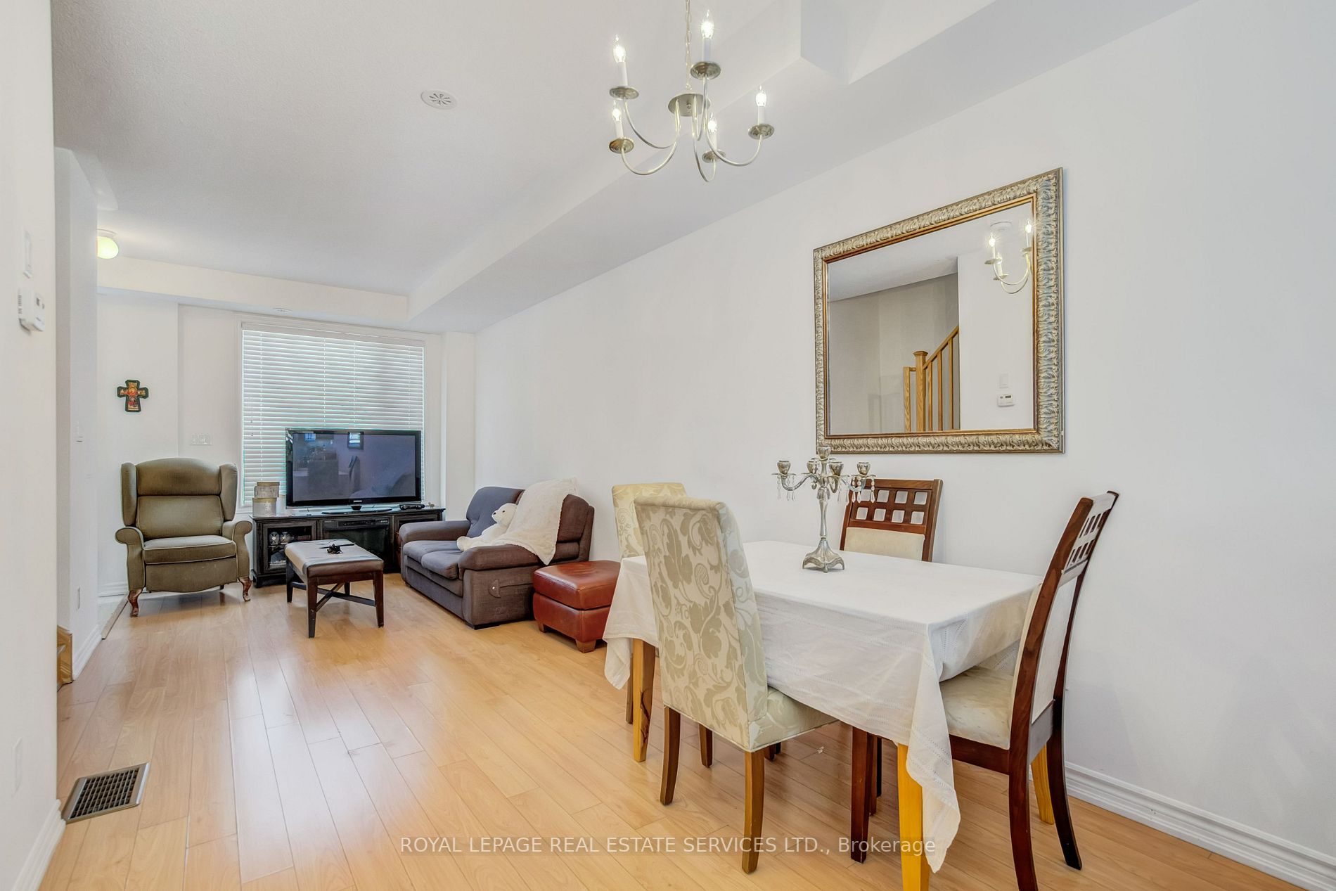 Listing W6045756 - Large Photo # 2