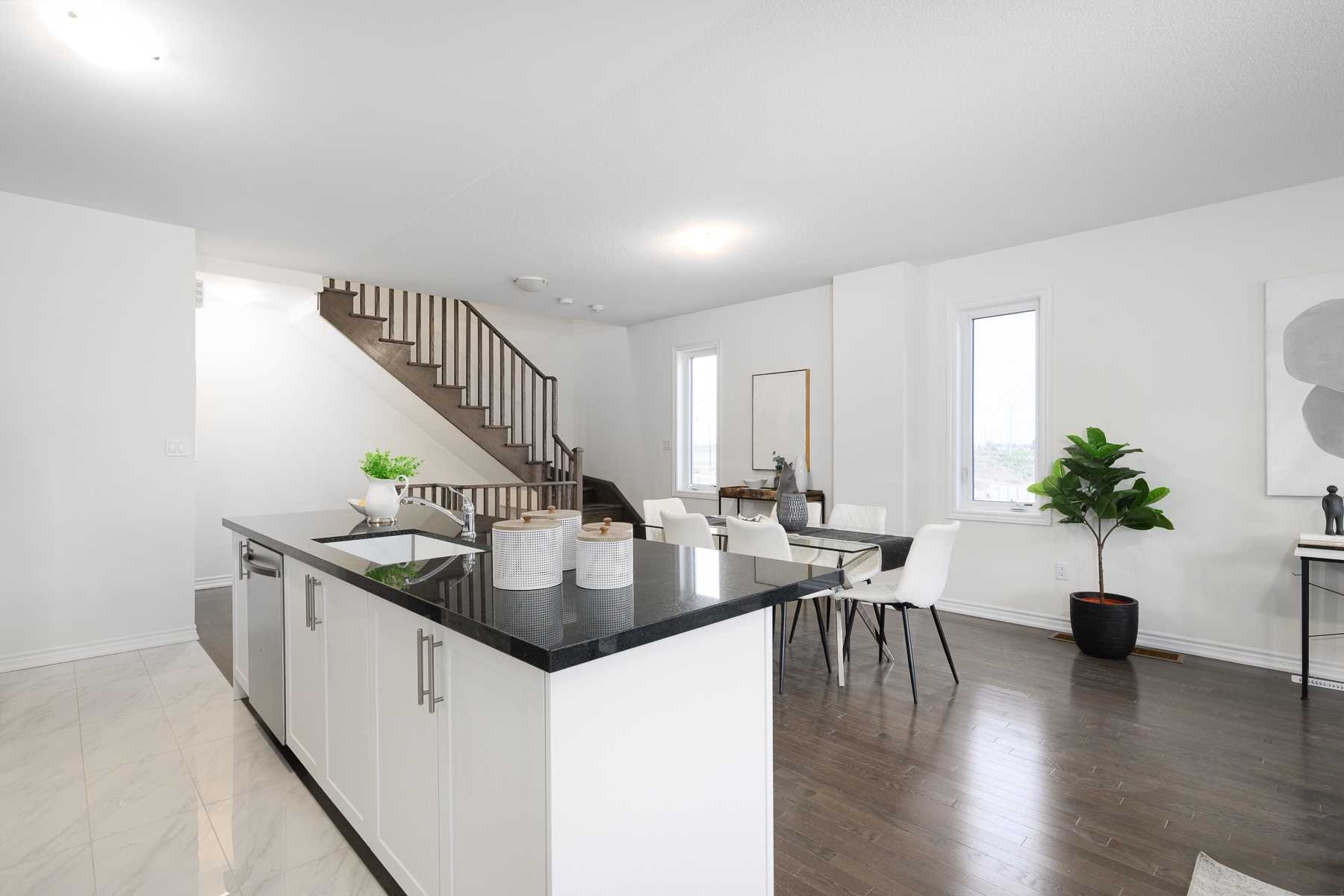 14 Arrowview Drive
