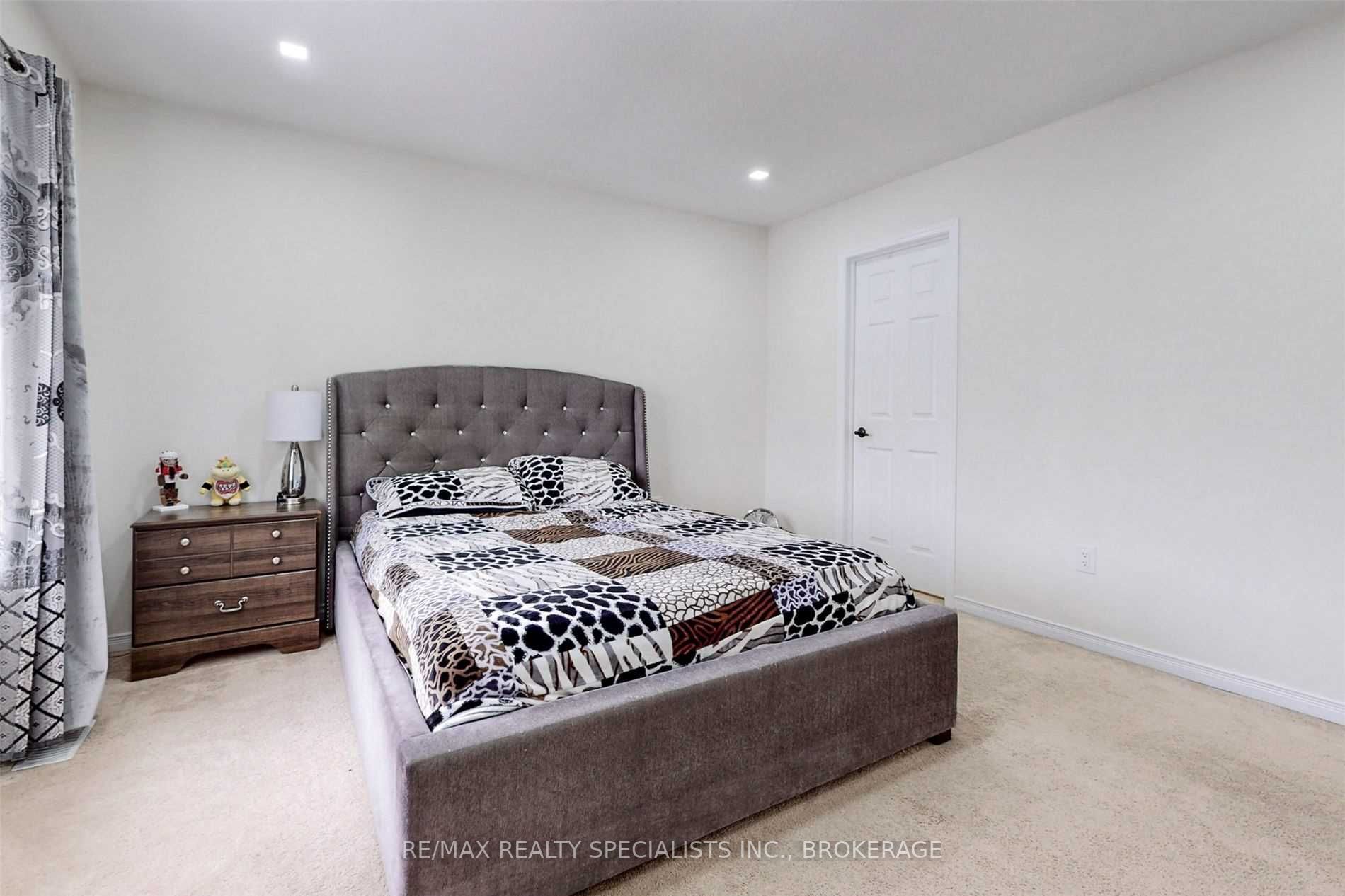52 Abercrombie Crescent
