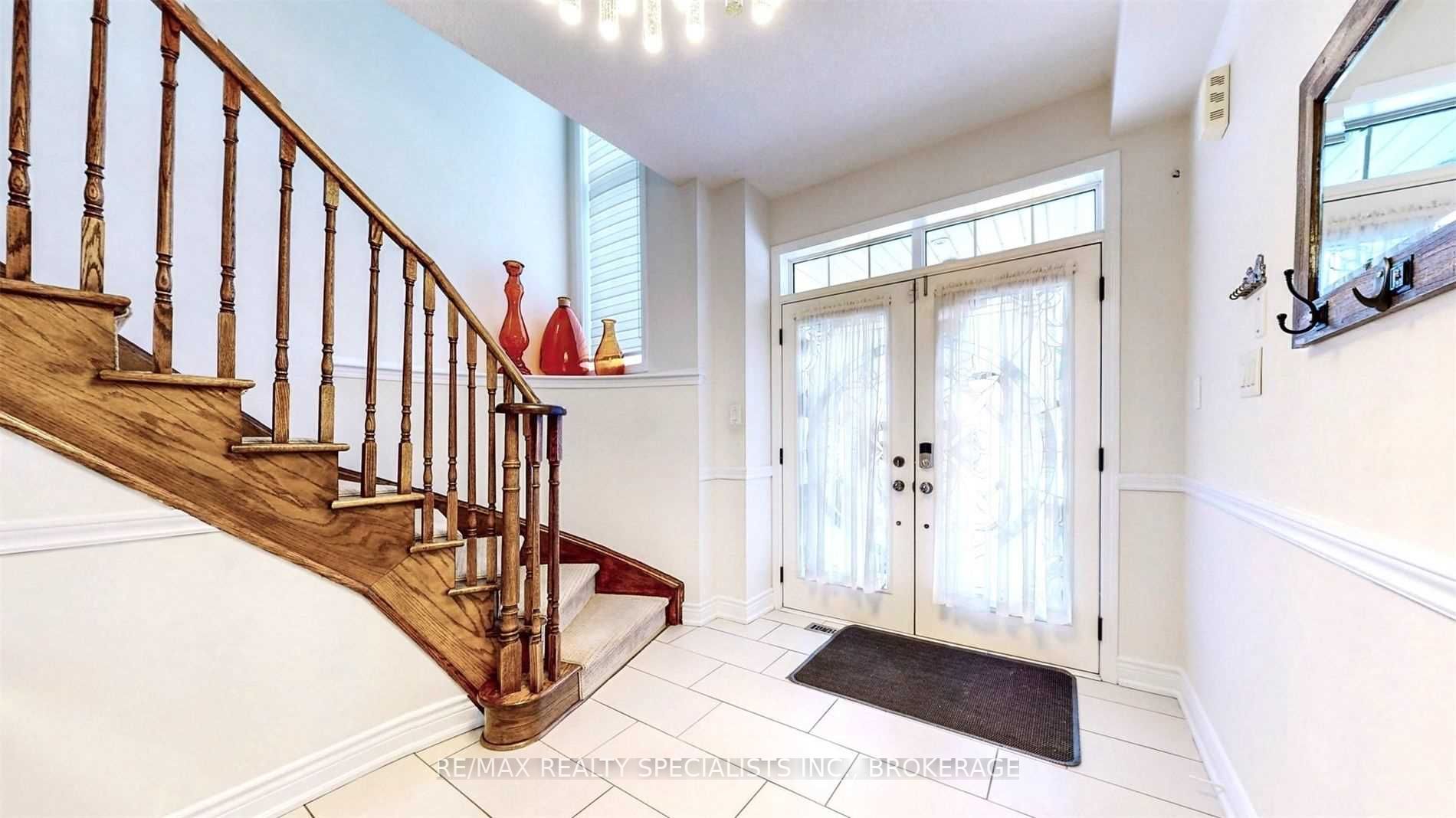 52 Abercrombie Crescent