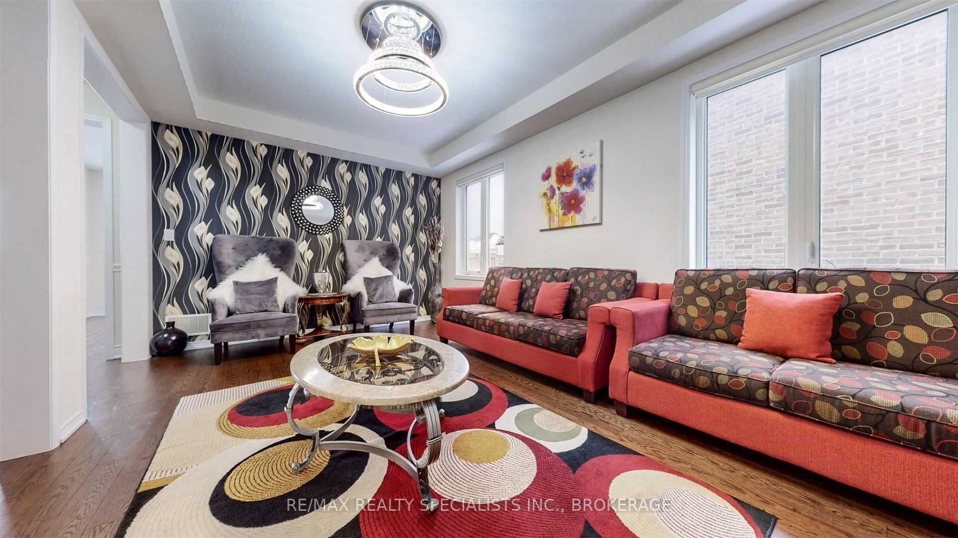 52 Abercrombie Crescent