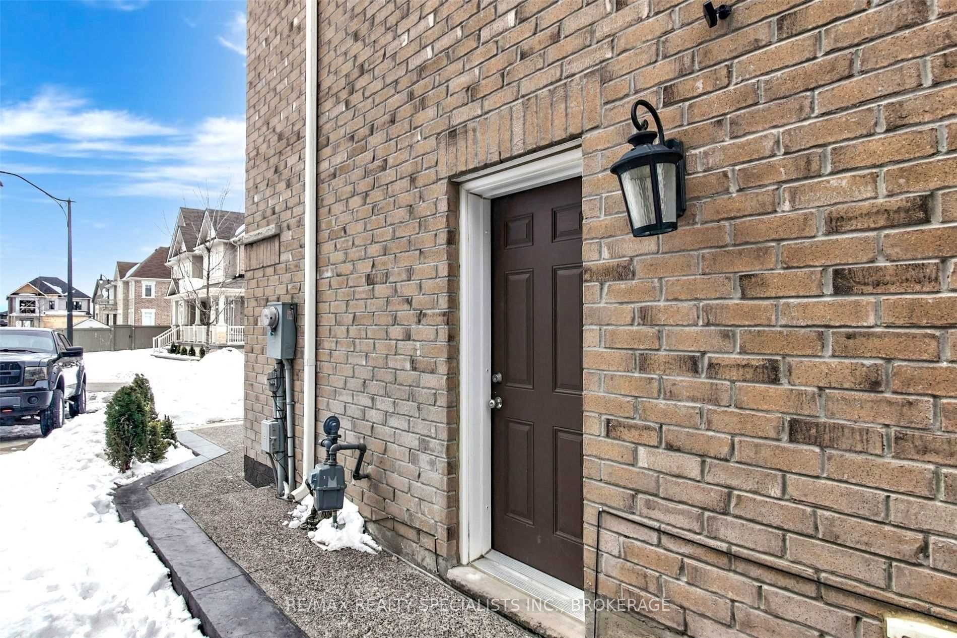 52 Abercrombie Crescent