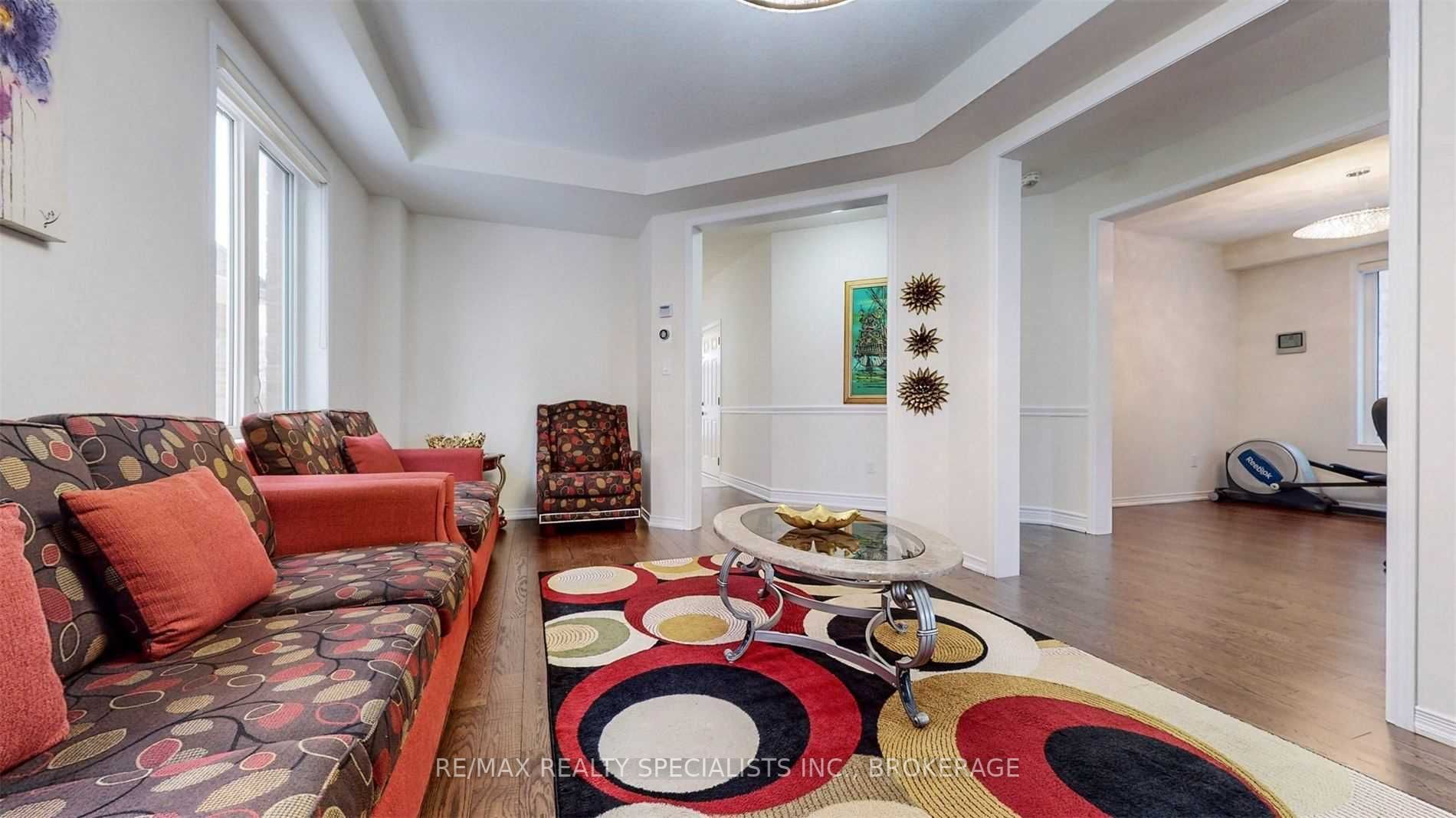 52 Abercrombie Crescent