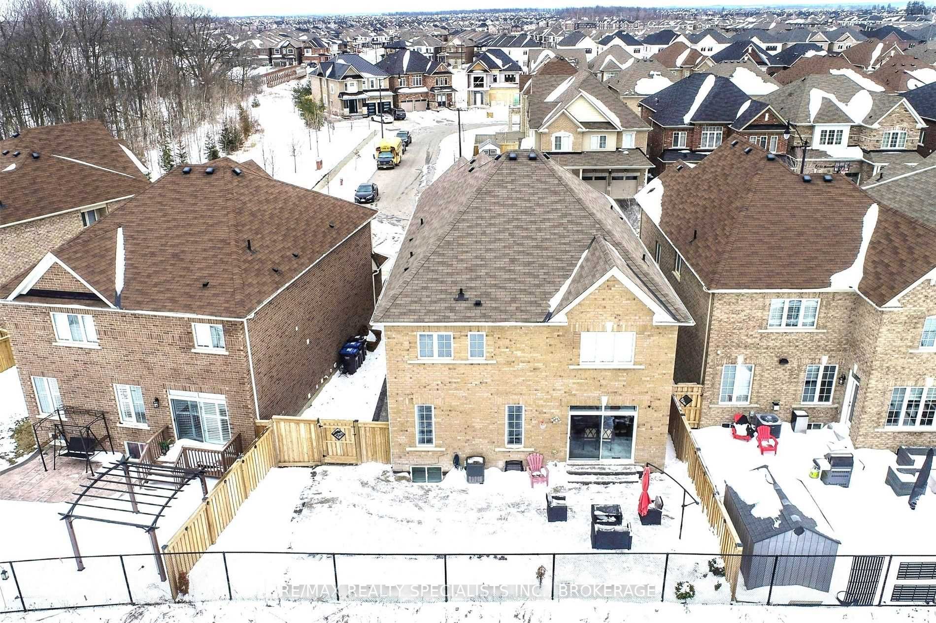 52 Abercrombie Crescent