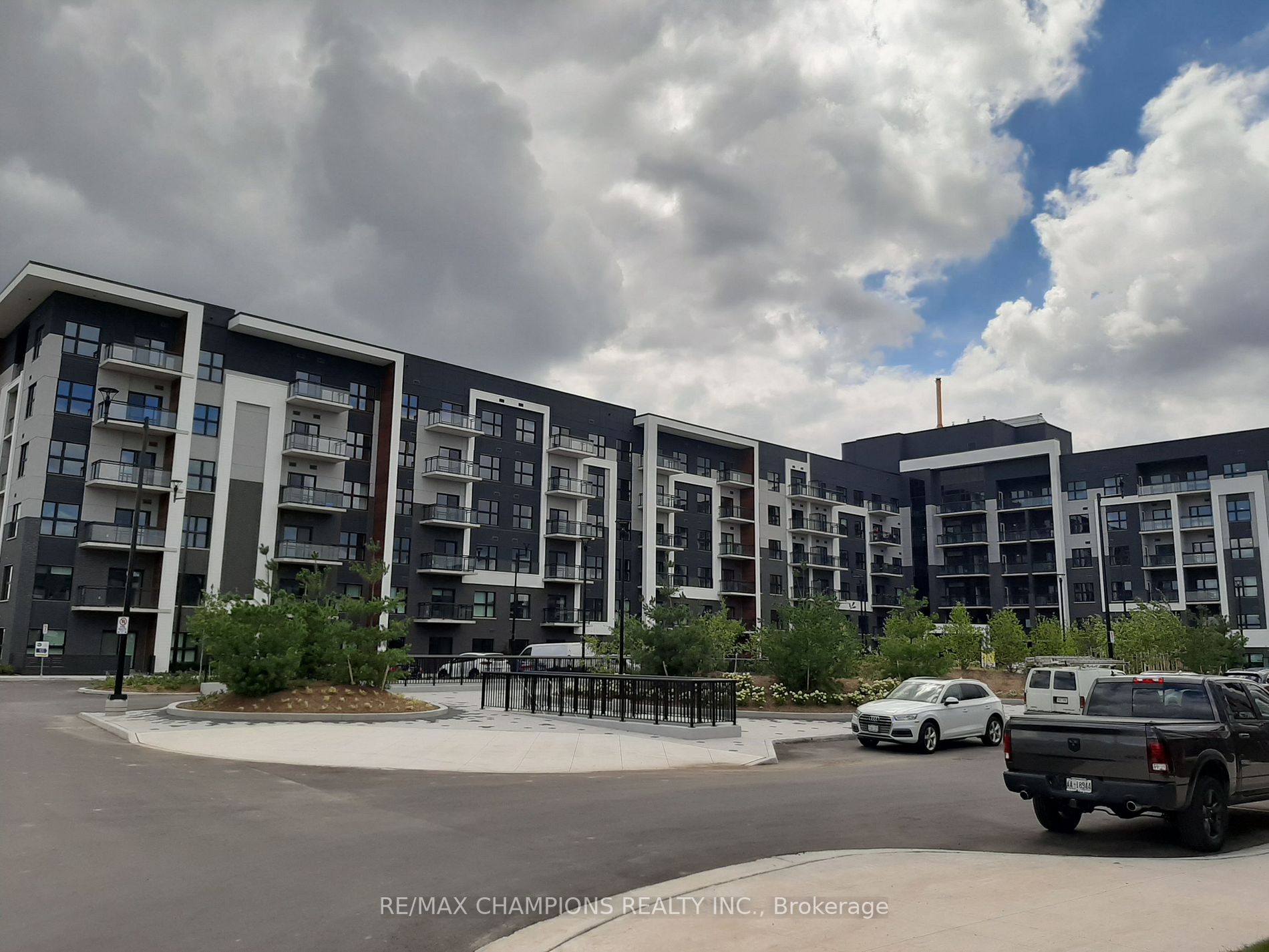 Listing W6045936 - Large Photo # 2