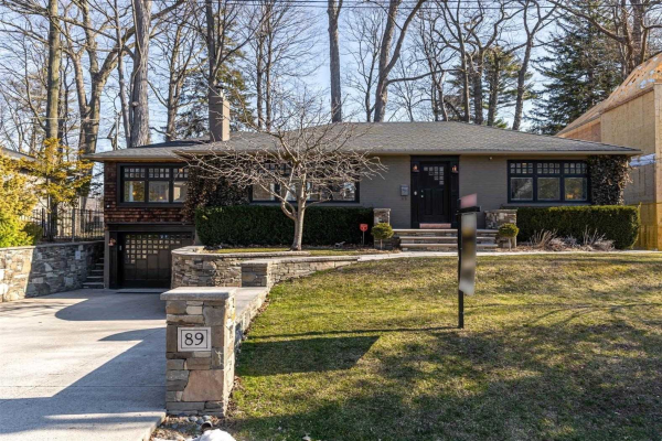 89 Holyrood Ave, Oakville