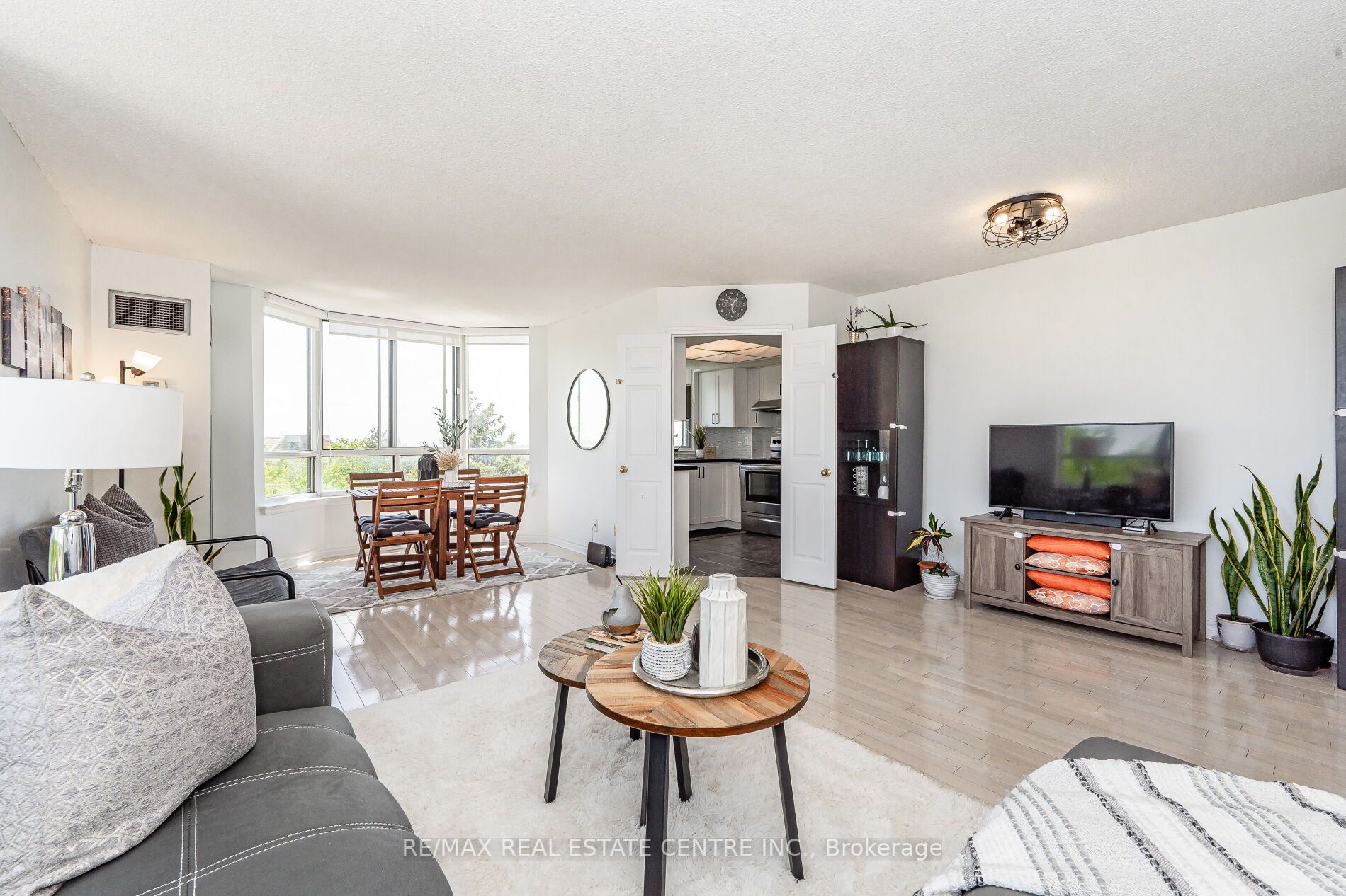Listing W6046352 - Large Photo # 4