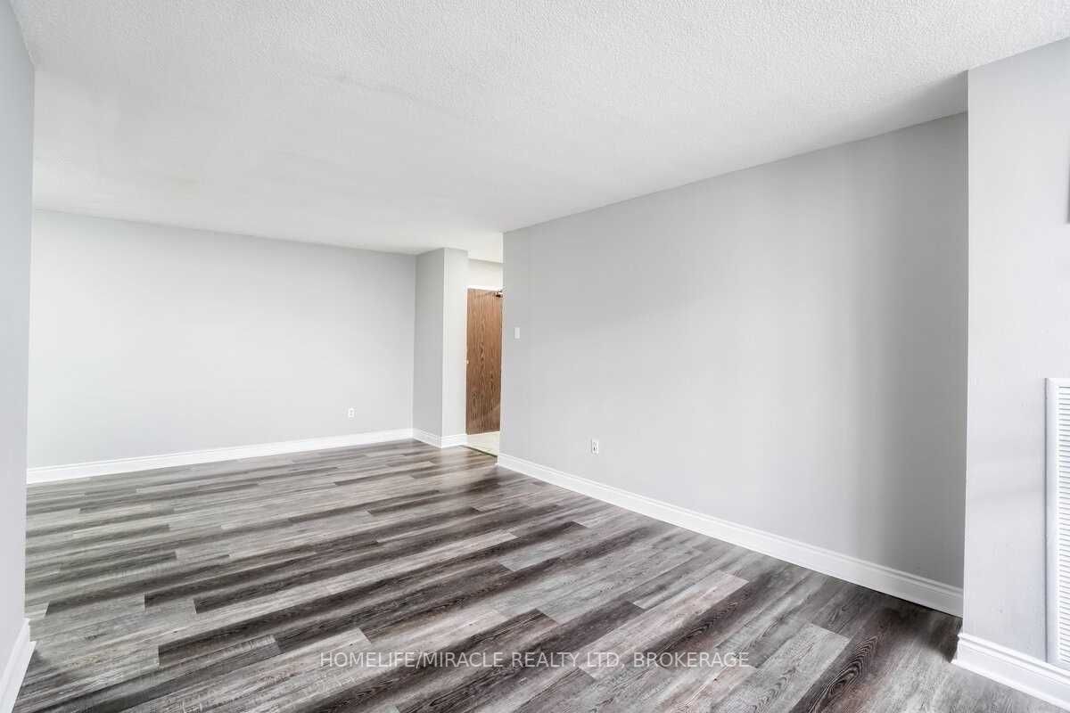 15 Kensington Rd, #1703