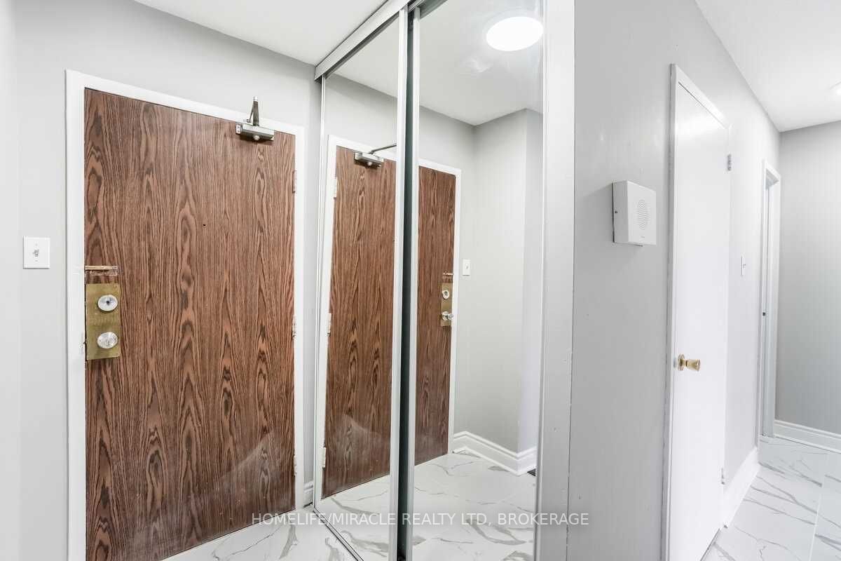 15 Kensington Rd, #1703