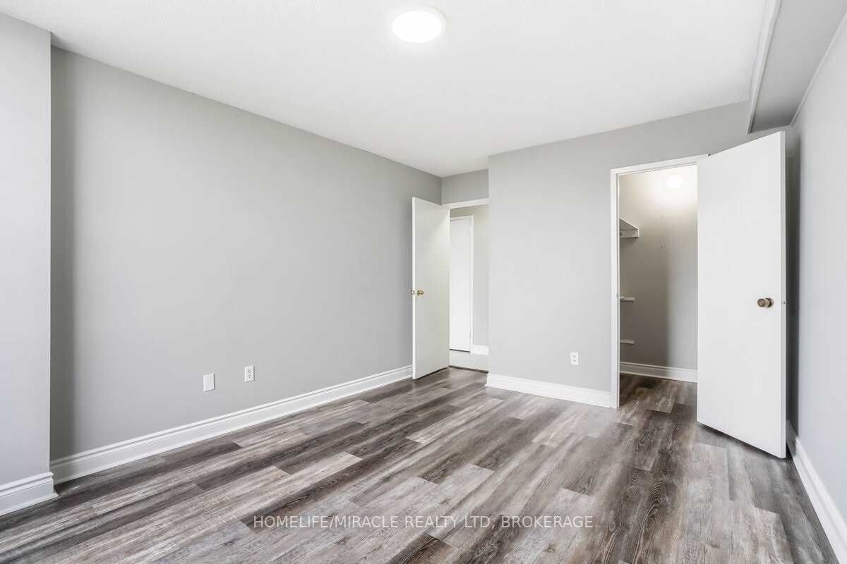 15 Kensington Rd, #1703