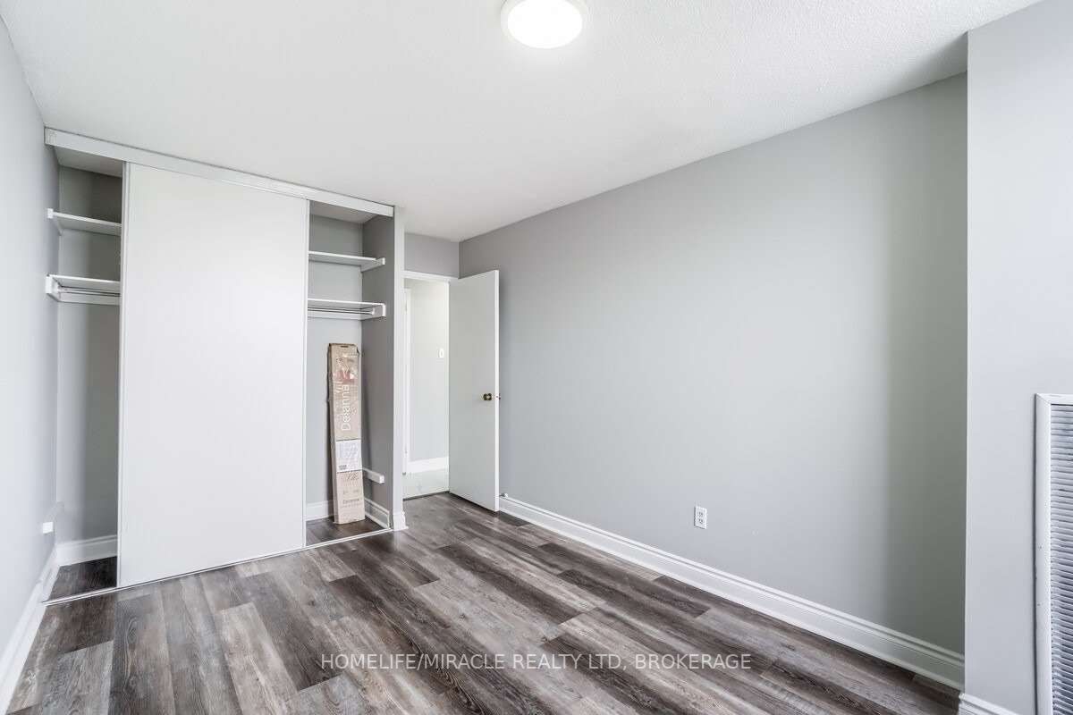 15 Kensington Rd, #1703