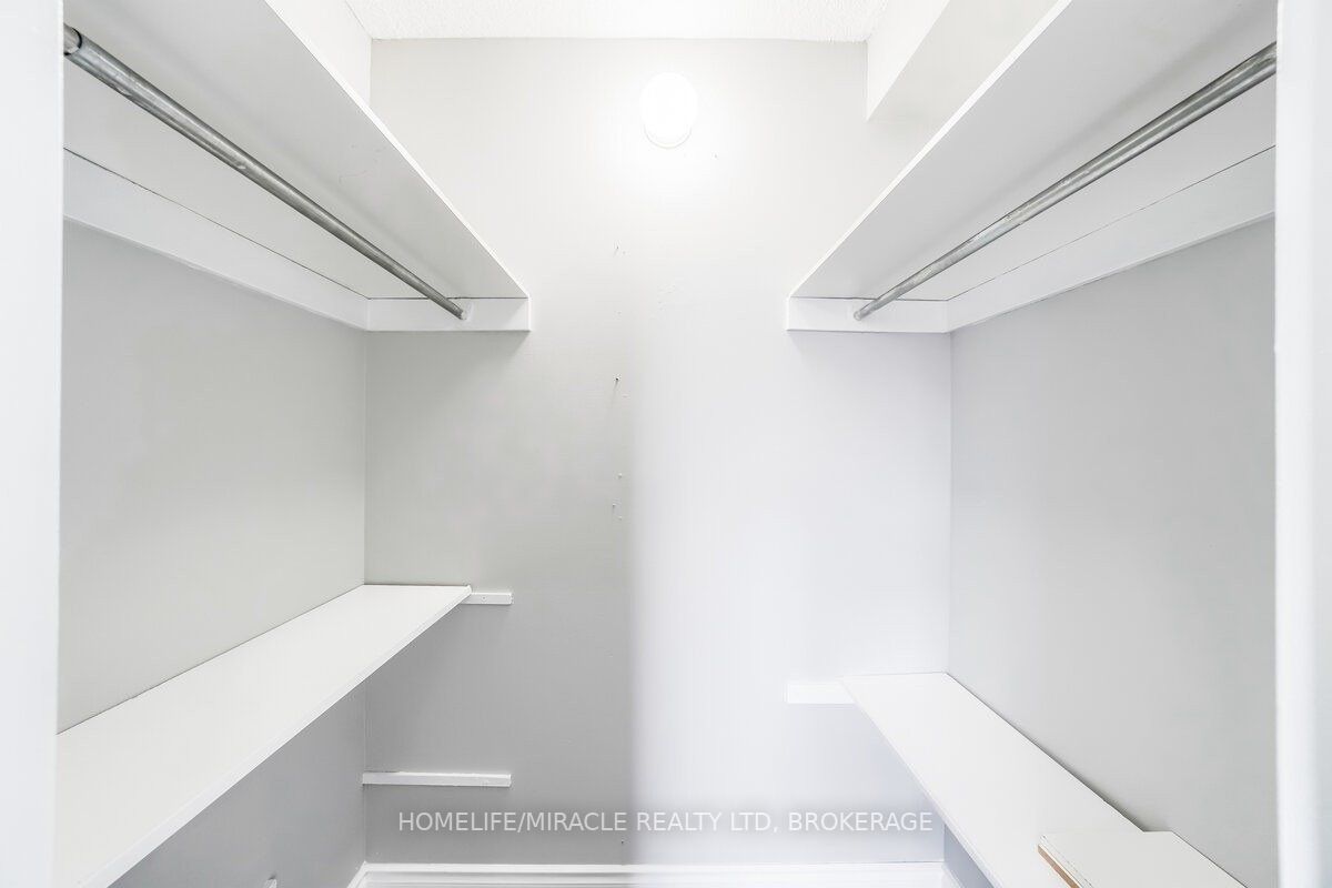 15 Kensington Rd, #1703
