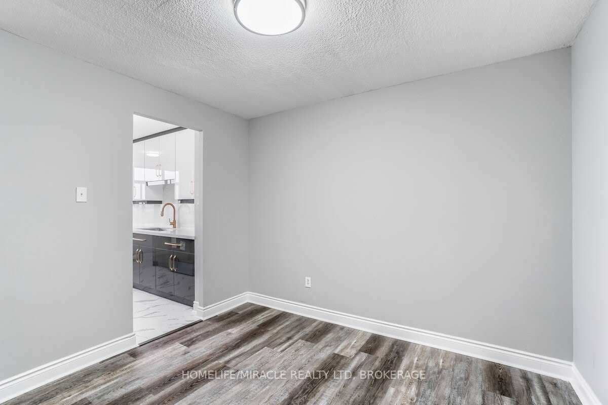 15 Kensington Rd, #1703