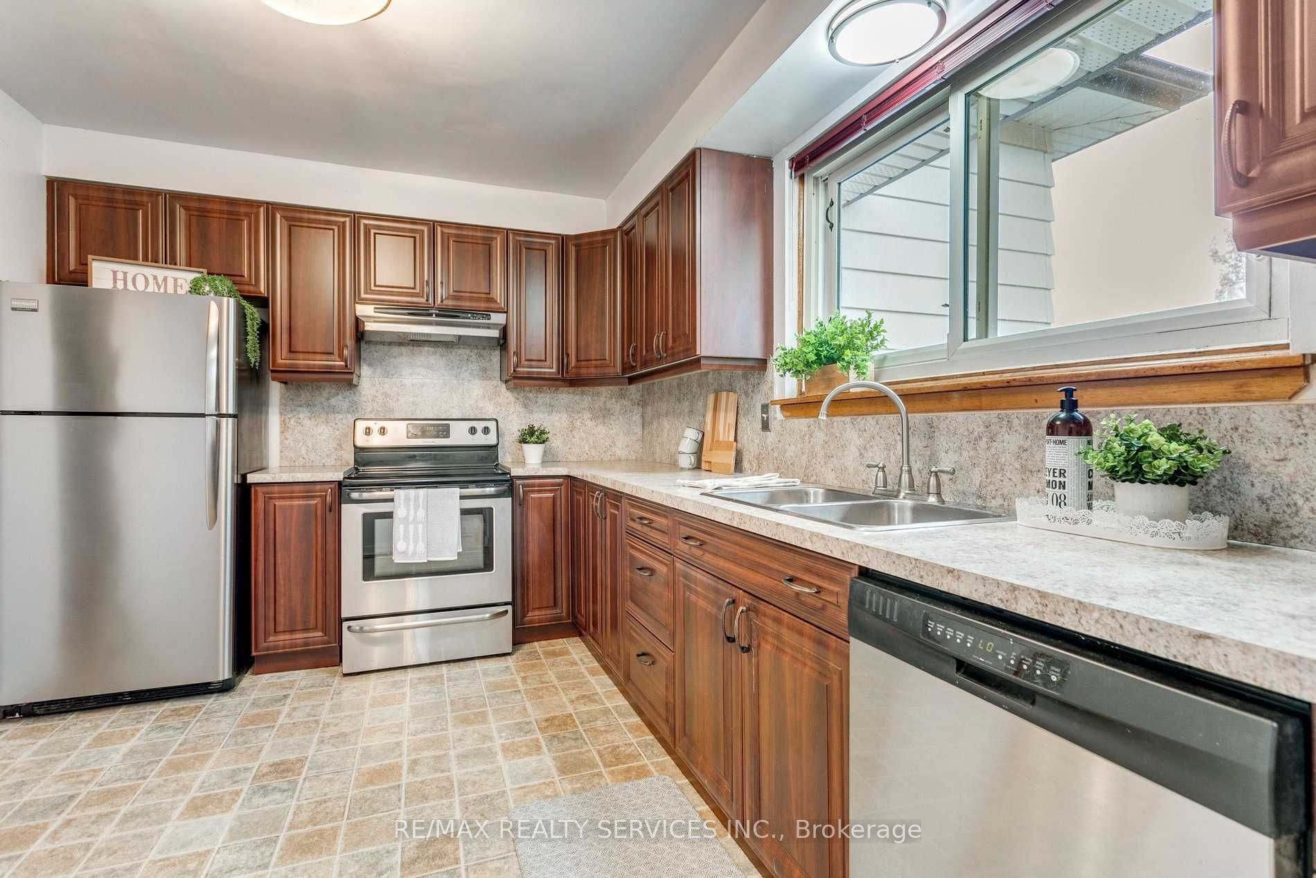 Listing W6046940 - Large Photo # 12