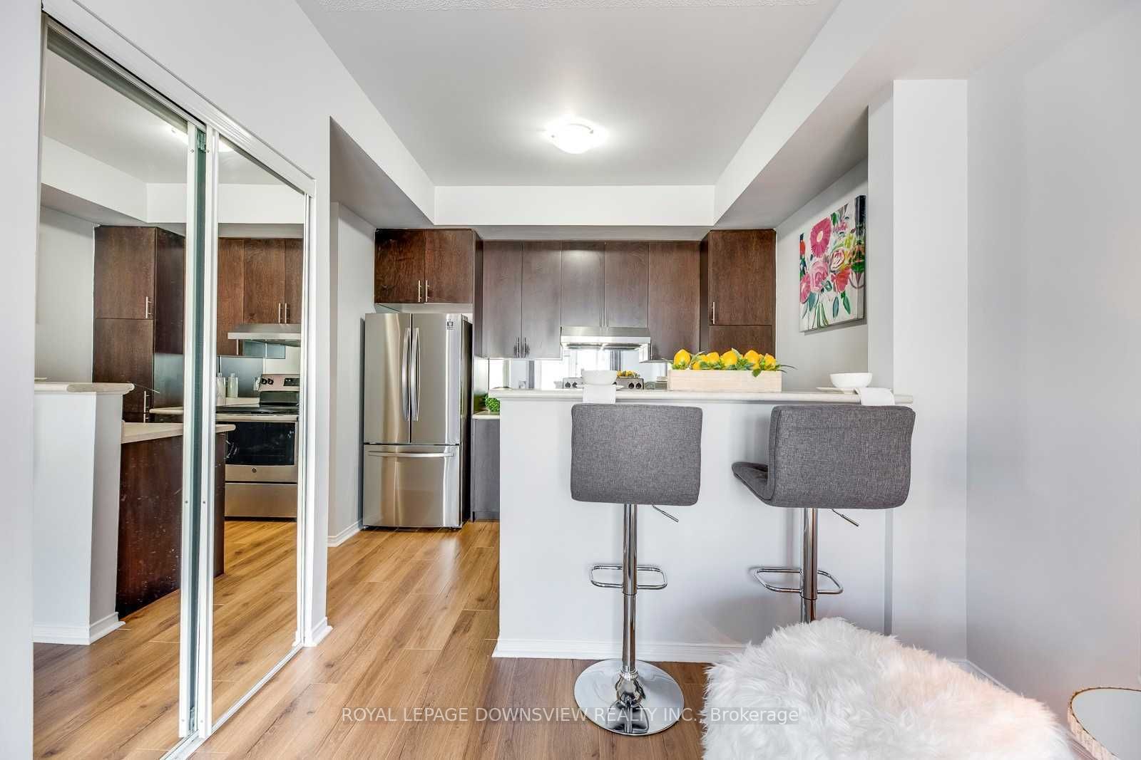 60 Fairwood Circ N, #88