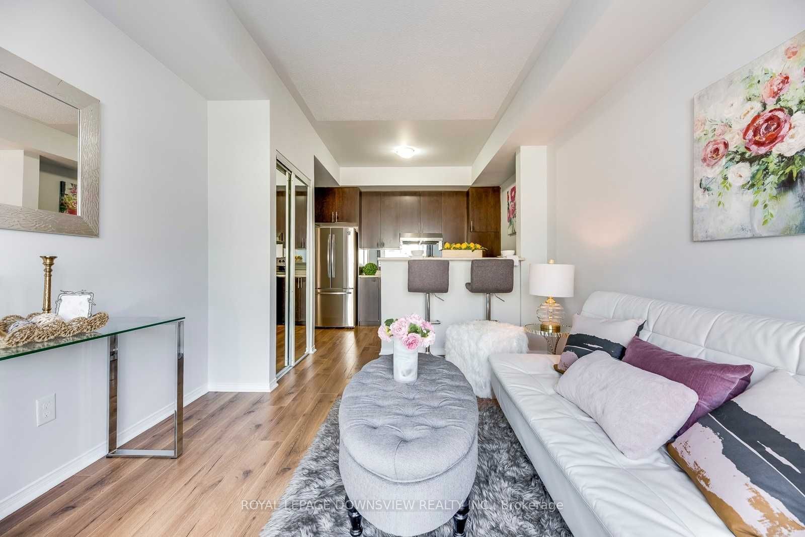60 Fairwood Circ N, #88