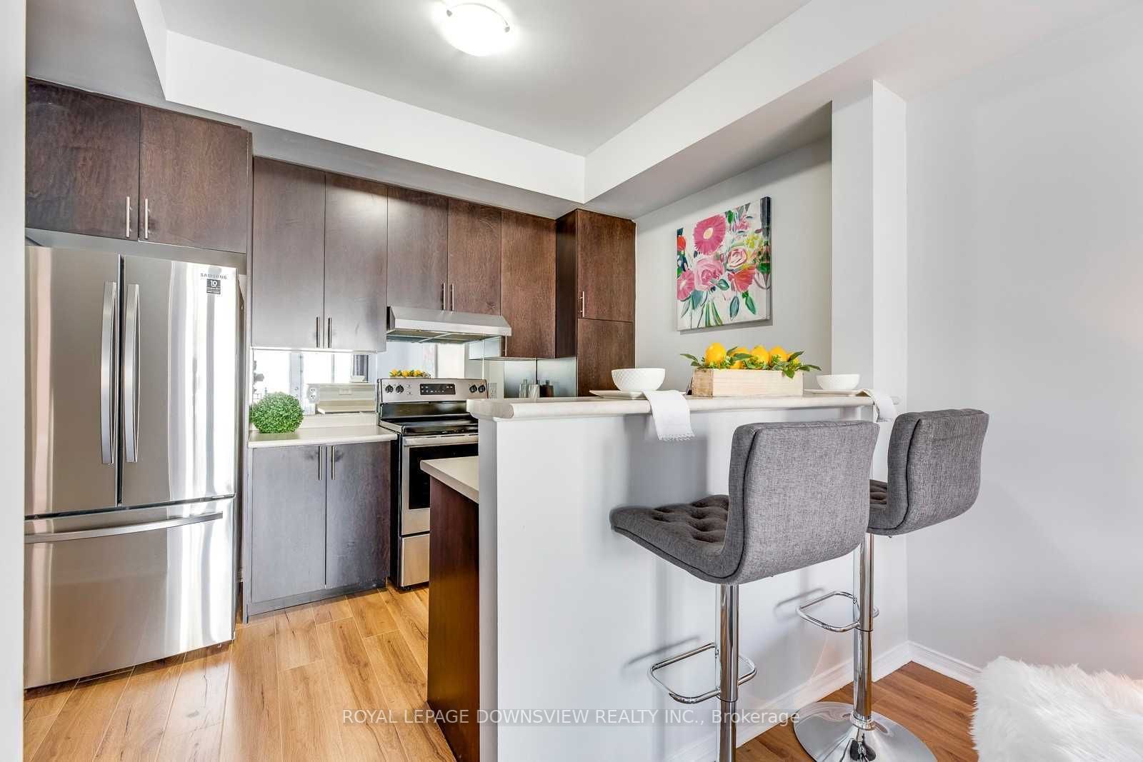 60 Fairwood Circ N, #88