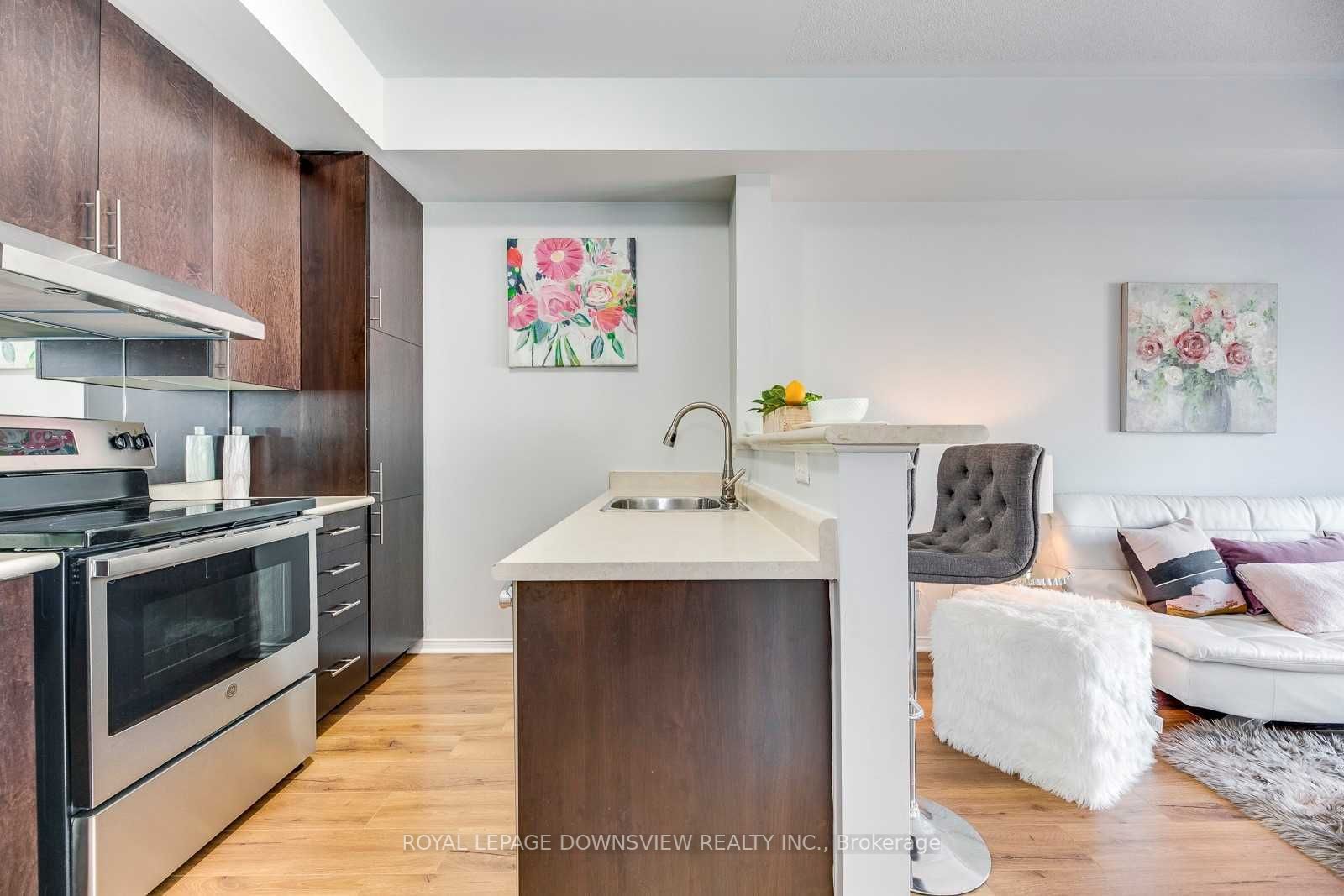 60 Fairwood Circ N, #88