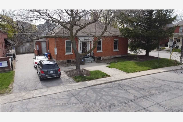 524 Locust St, Burlington