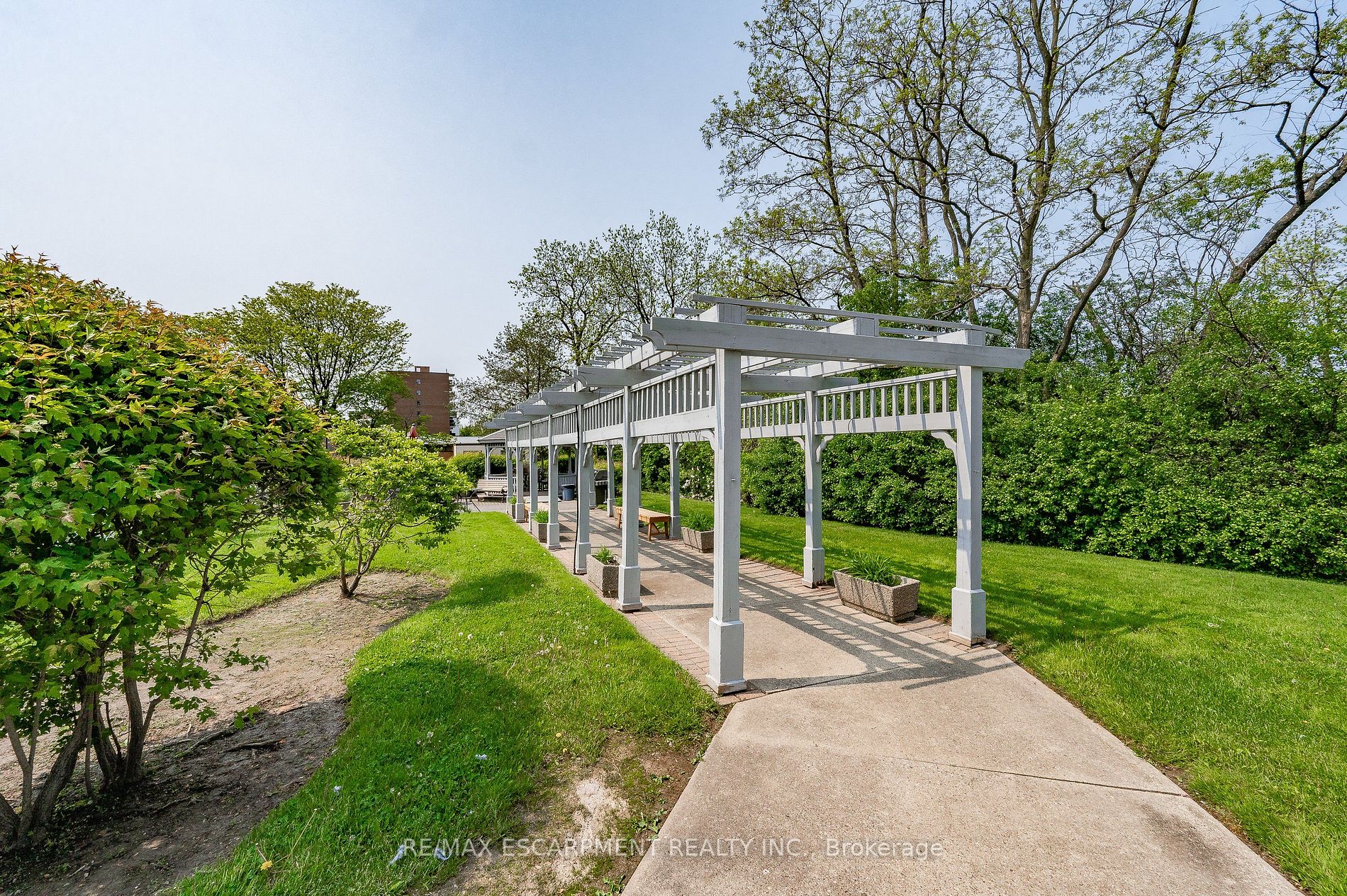 310 Mill St S, #801