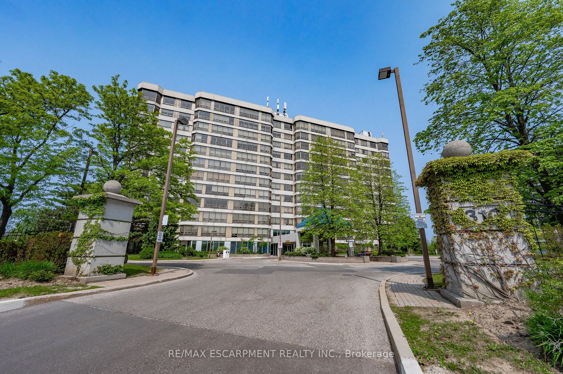 310 Mill St S, #801