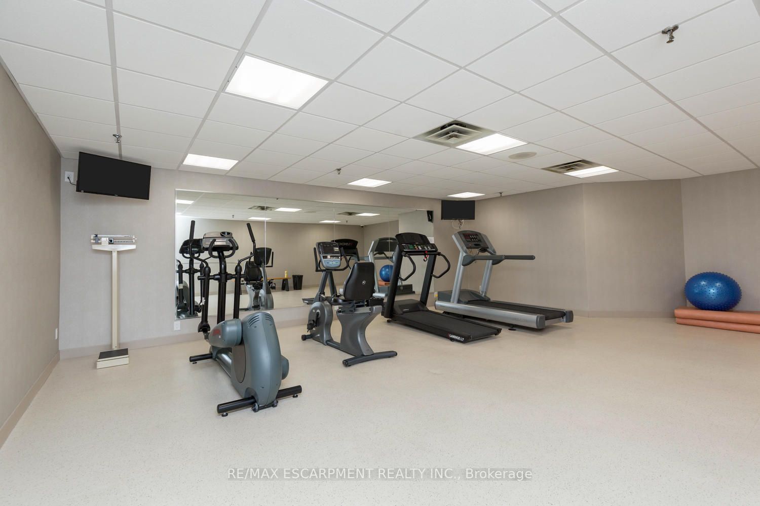 310 Mill St S, #801