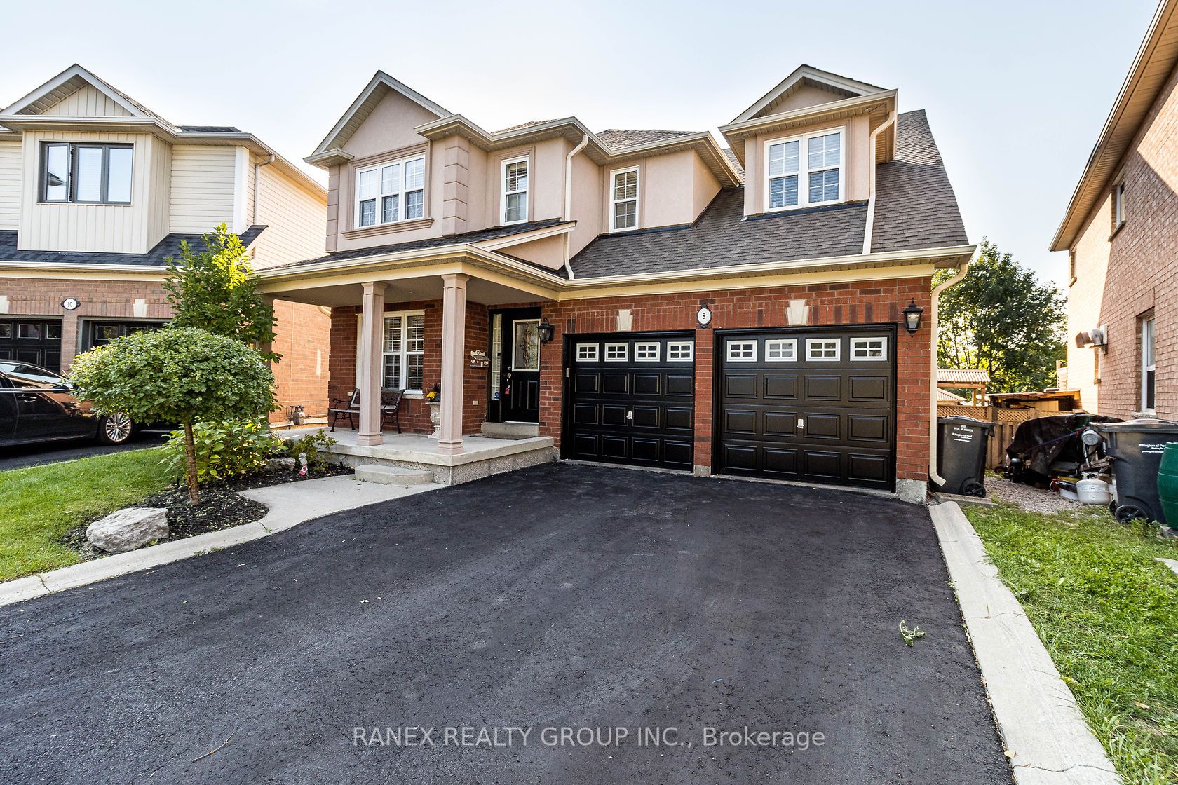 8 Sunnybrook Cres