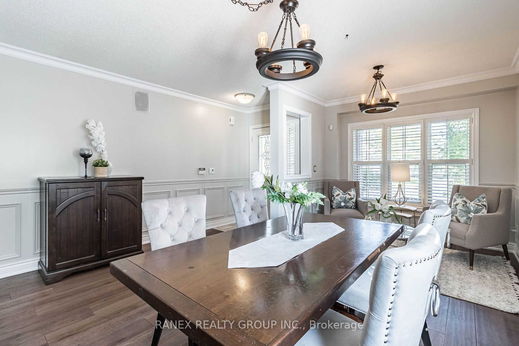 8 Sunnybrook Cres