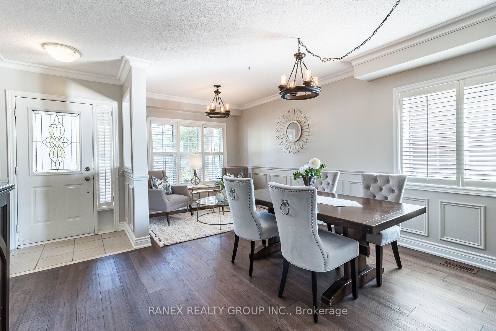 8 Sunnybrook Cres