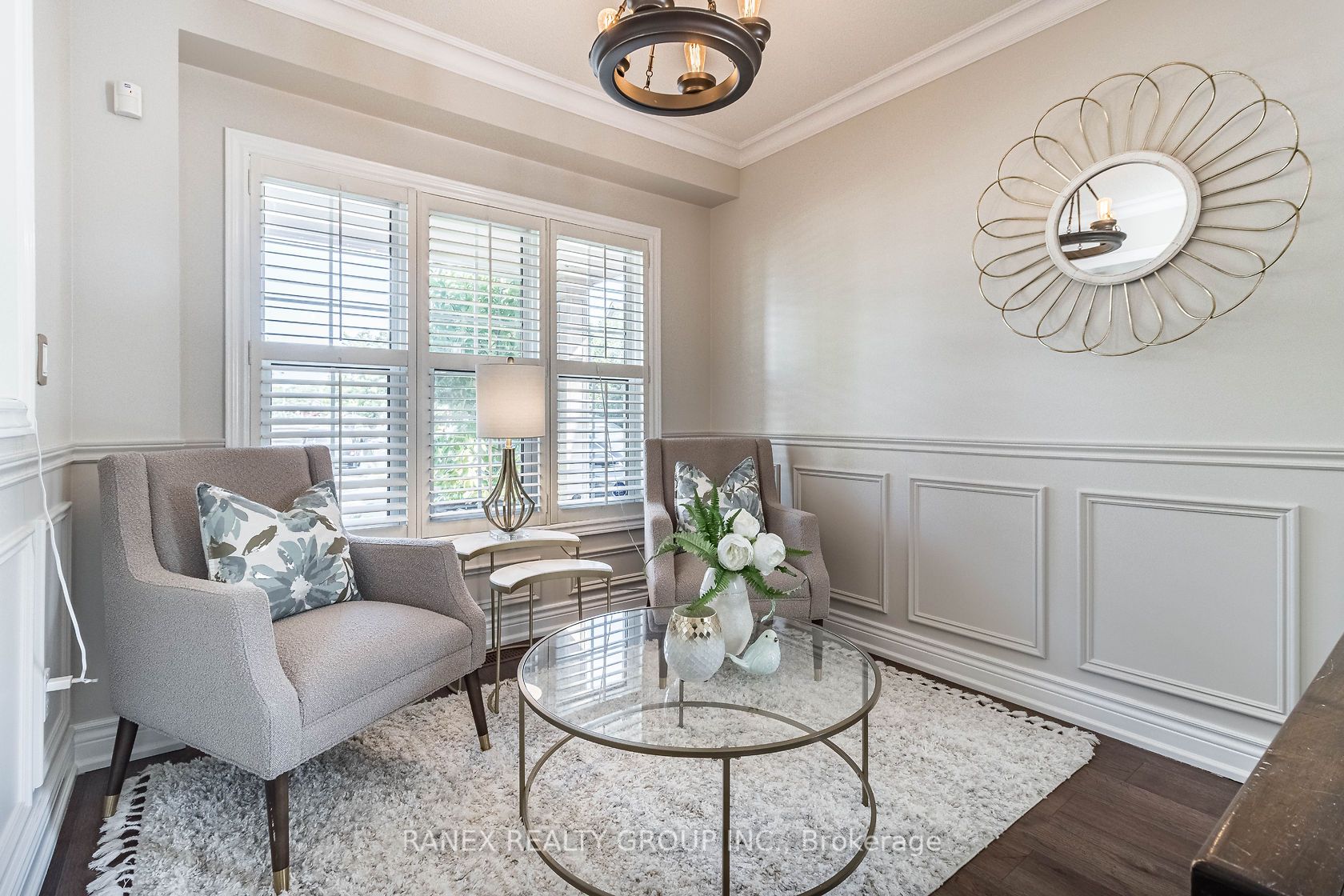 8 Sunnybrook Cres