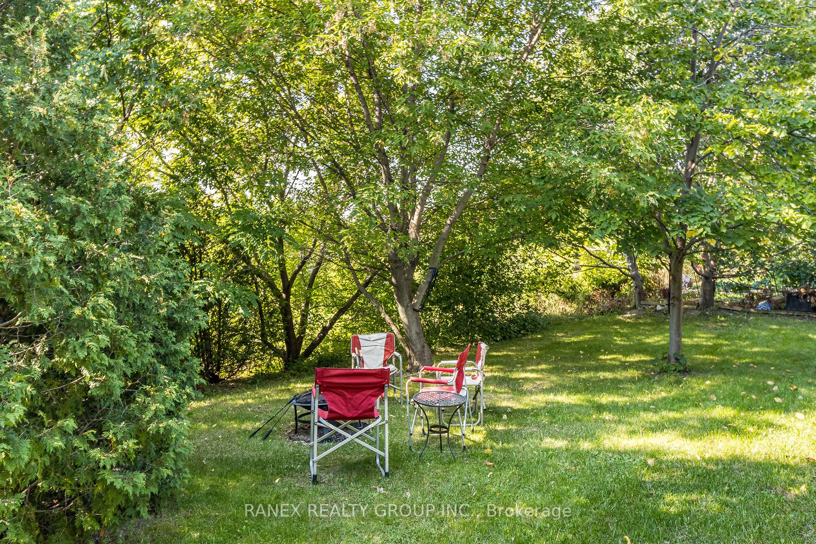 8 Sunnybrook Cres