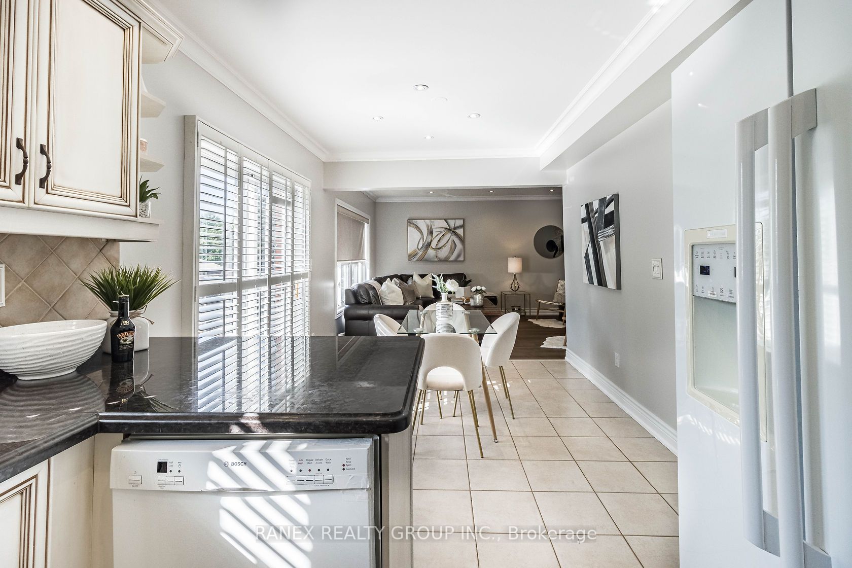 8 Sunnybrook Cres