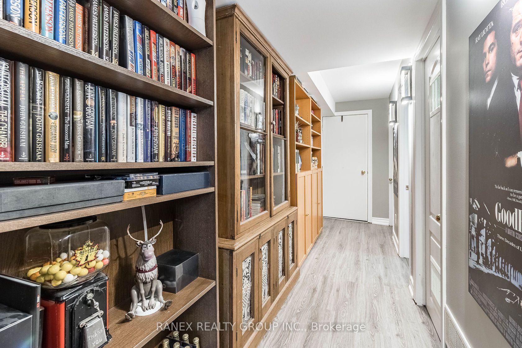 8 Sunnybrook Cres