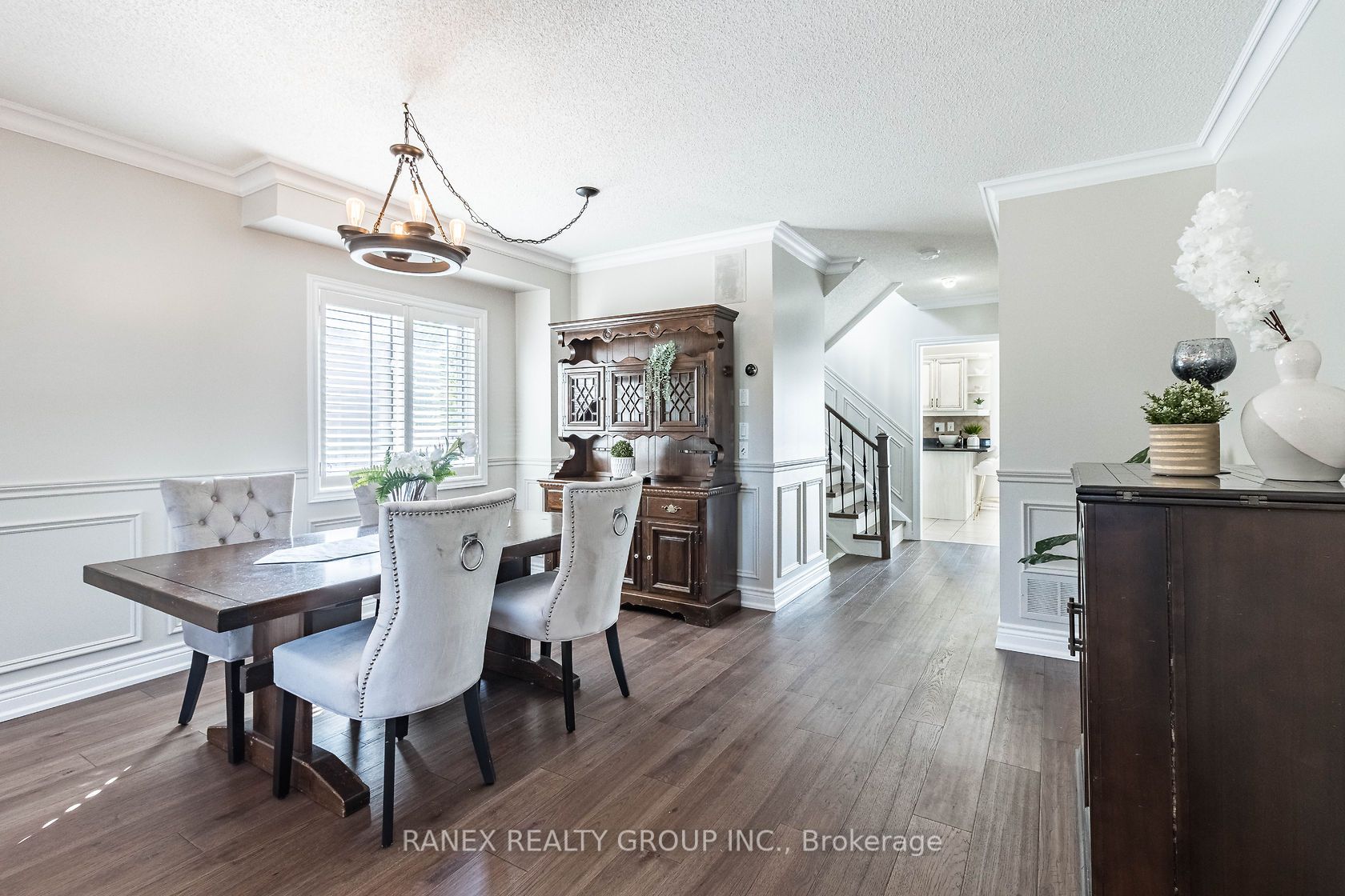 8 Sunnybrook Cres
