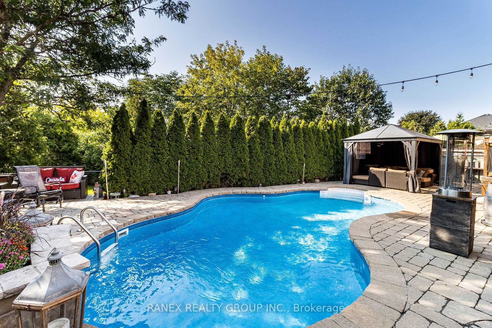 8 Sunnybrook Cres
