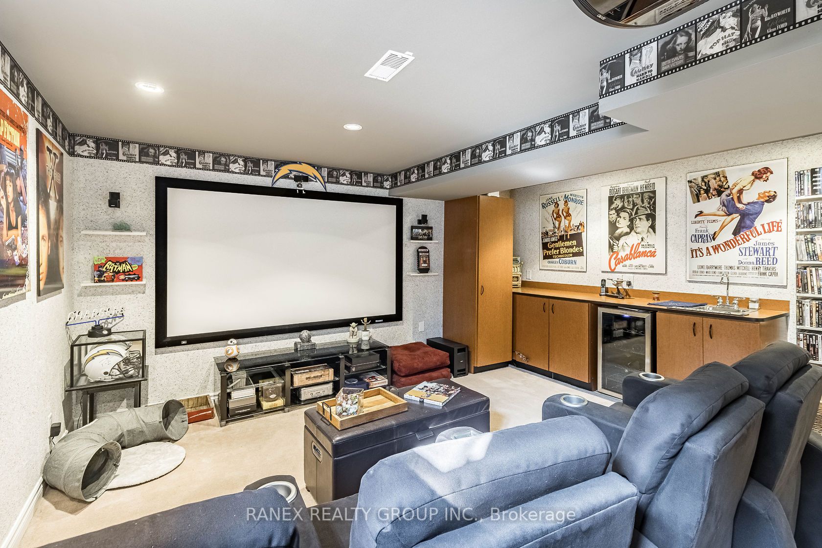 8 Sunnybrook Cres