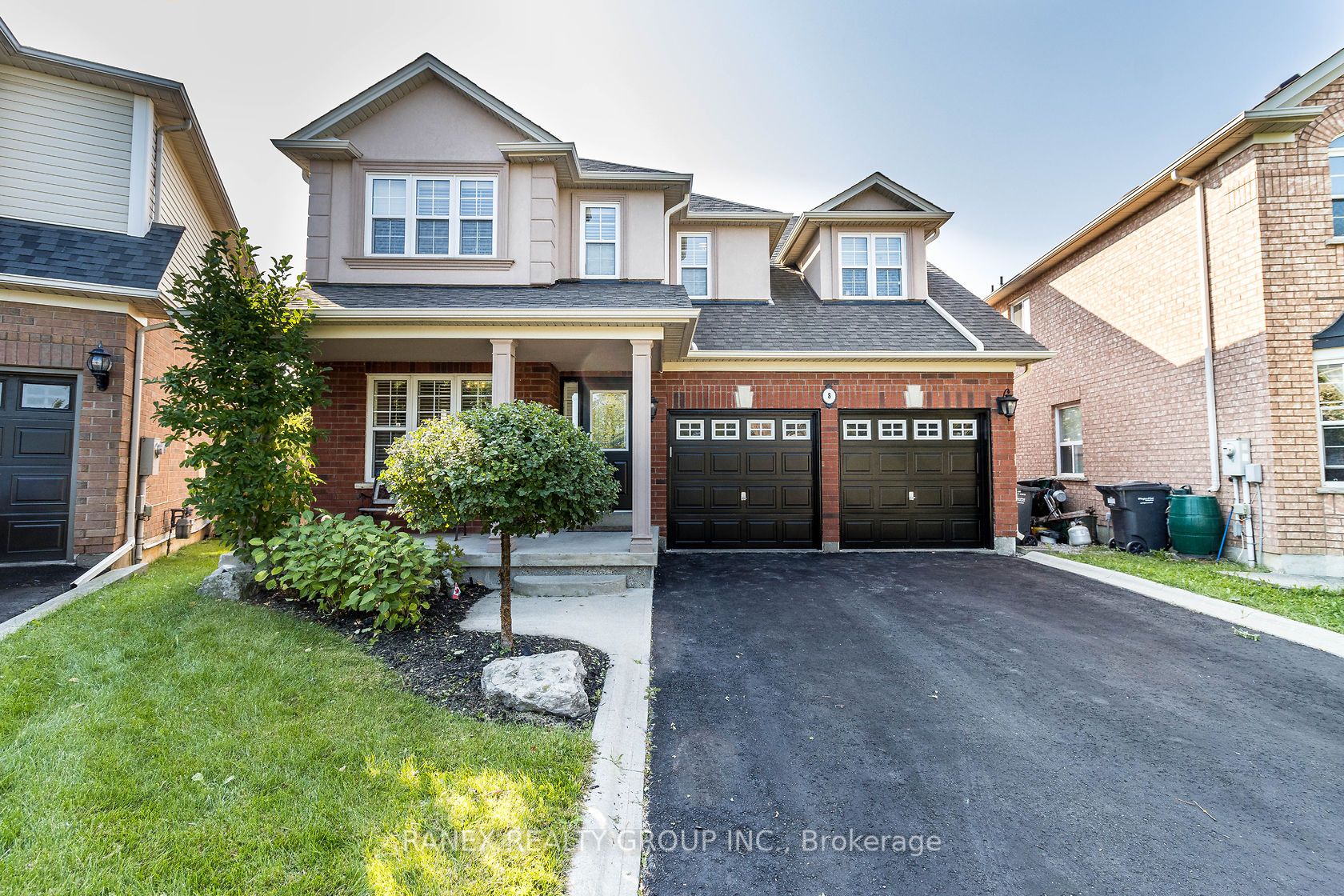 8 Sunnybrook Cres