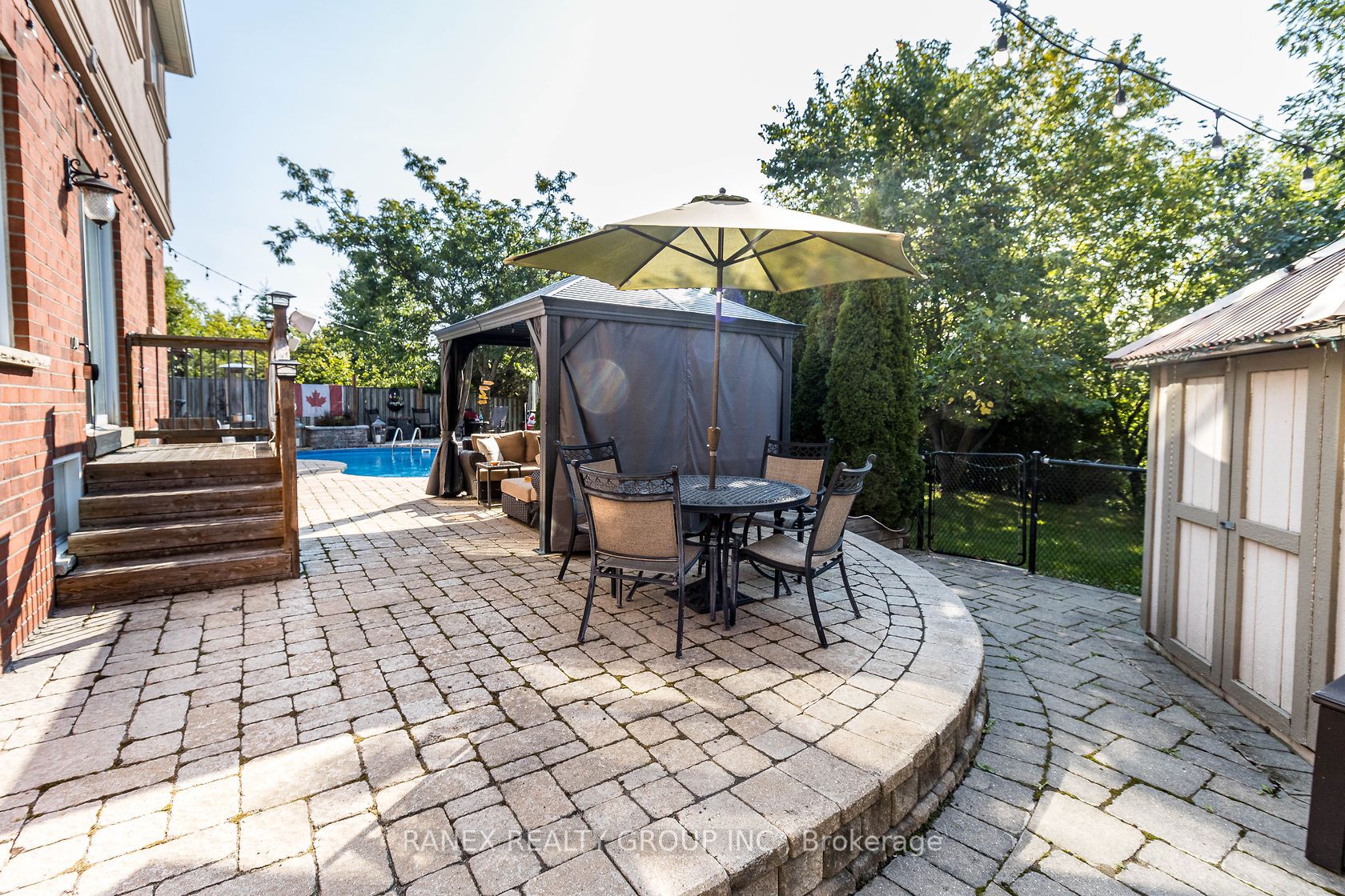 8 Sunnybrook Cres