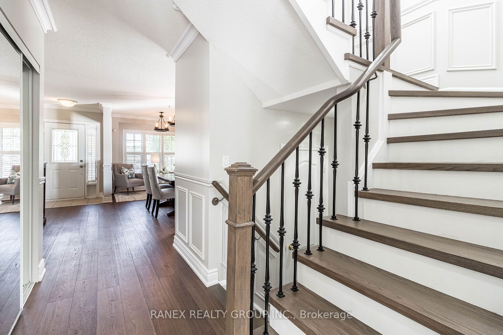8 Sunnybrook Cres